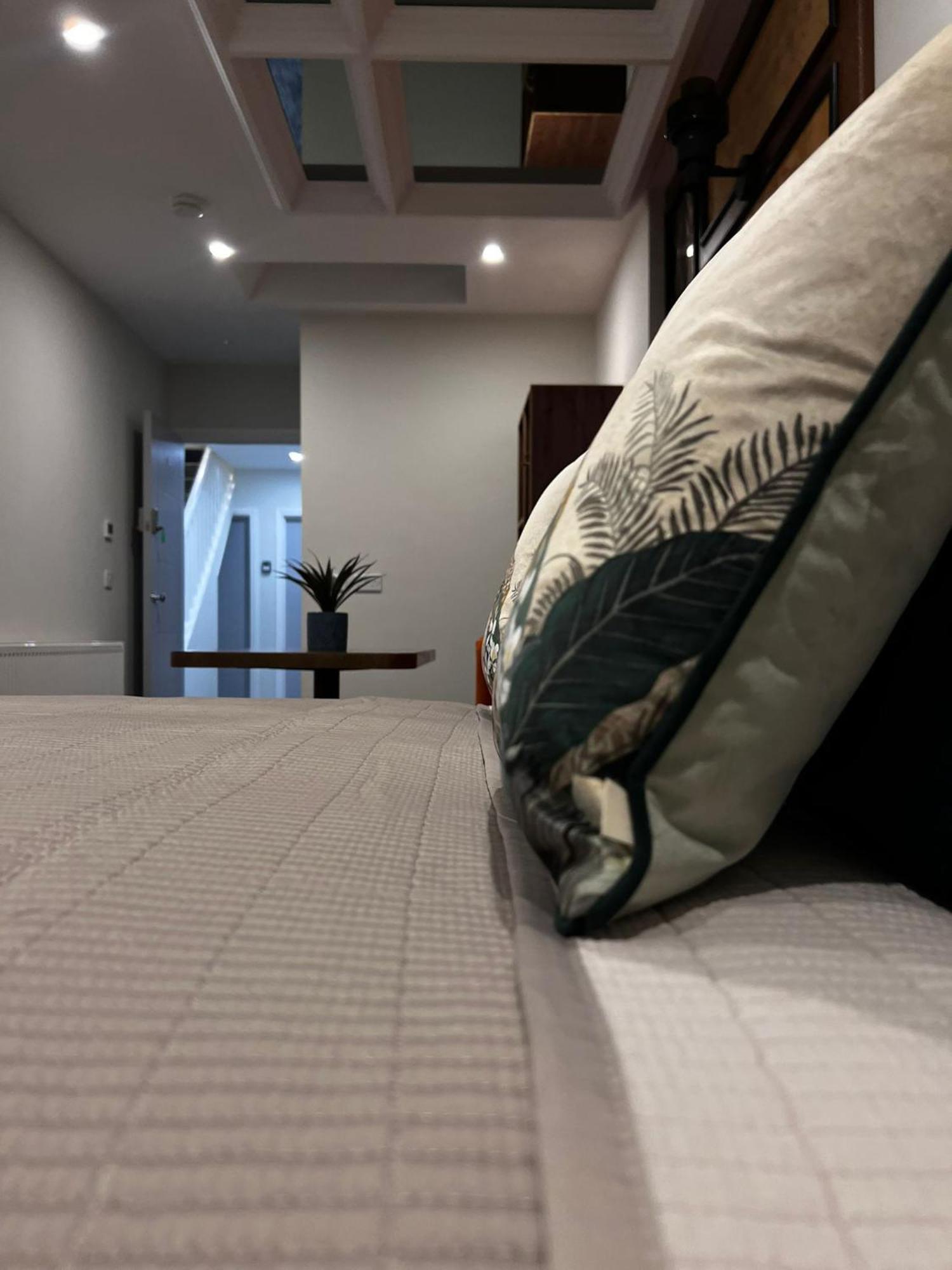 53 Luxury Rooms 메이누스 외부 사진